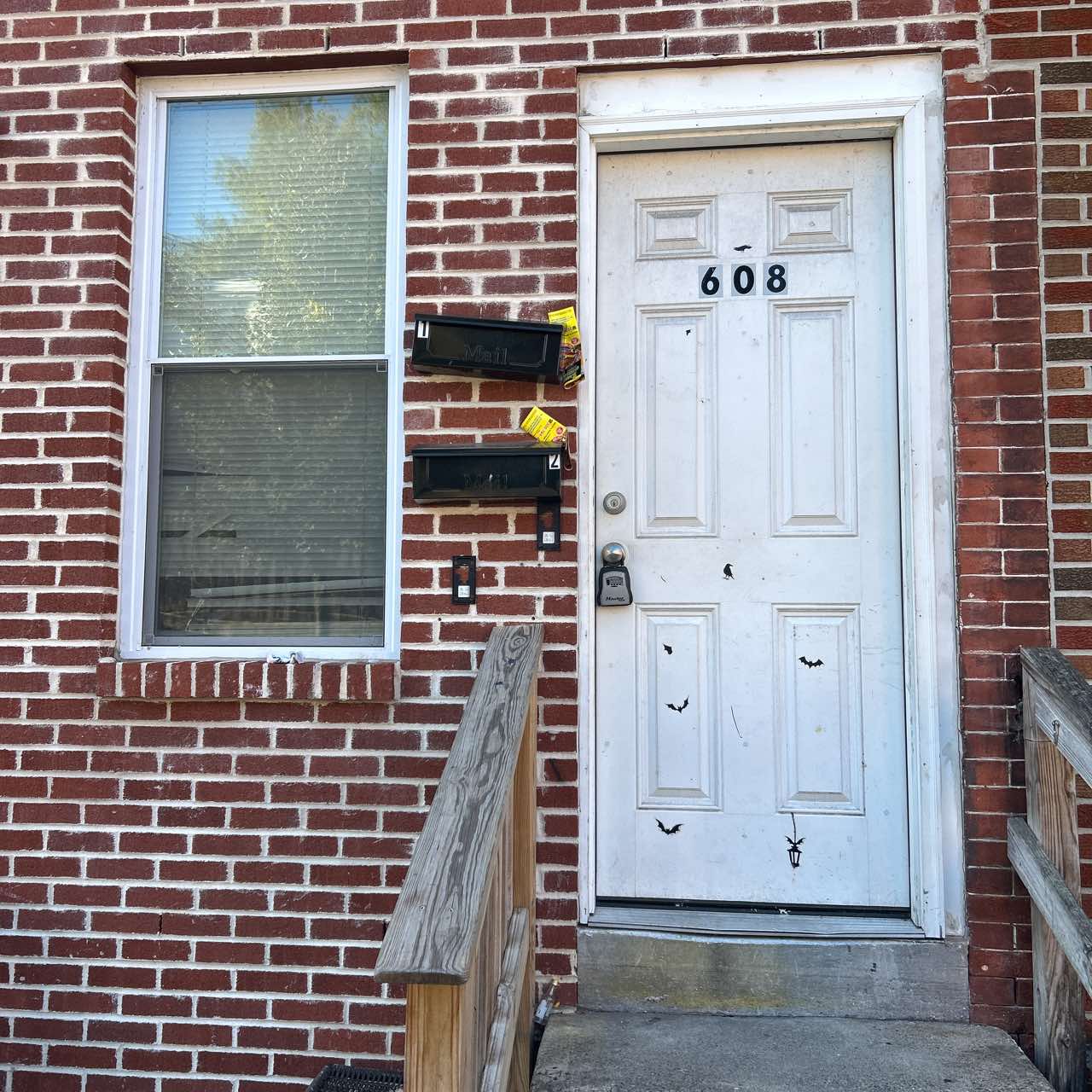 608 West 6th Street - 1